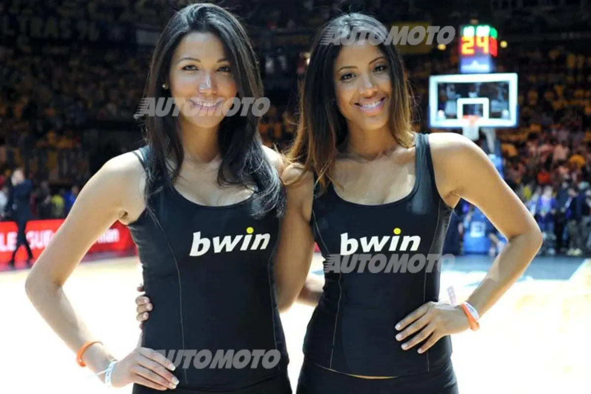 bwin Sports Girls: vota condividi e vinci la MotoGP al Mugello (9)