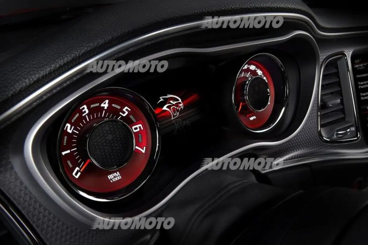 Dodge Challenger SRT e Challenger SRT Hellcat: fate largo ai V8 (14)