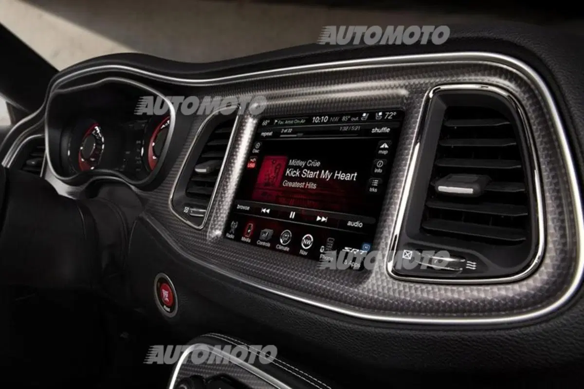 Dodge Challenger SRT e Challenger SRT Hellcat: fate largo ai V8 (15)