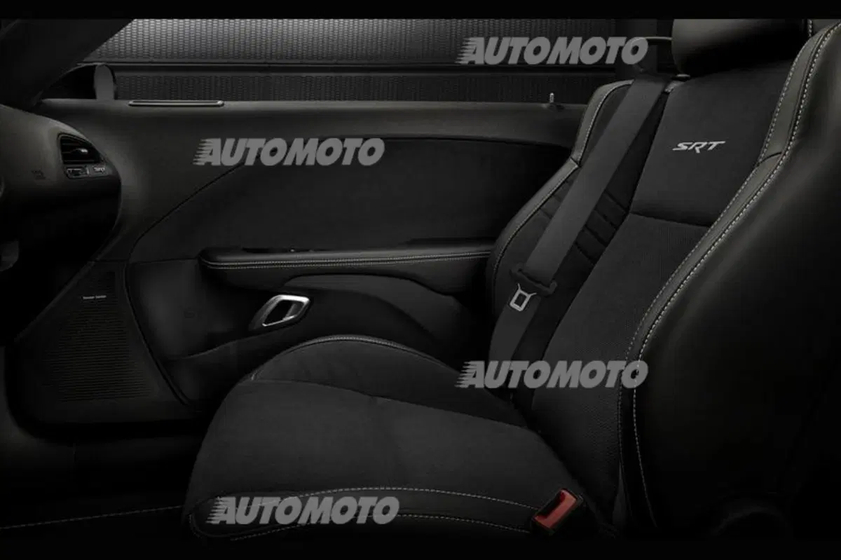 Dodge Challenger SRT e Challenger SRT Hellcat: fate largo ai V8 (21)