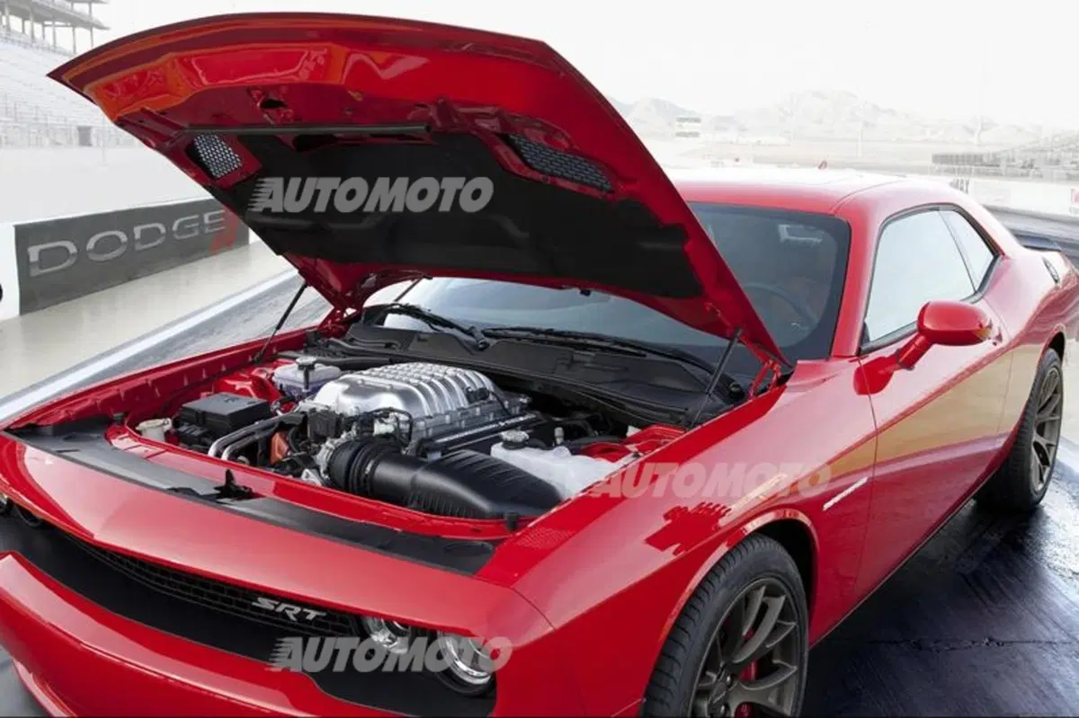 Dodge Challenger SRT e Challenger SRT Hellcat: fate largo ai V8 (24)