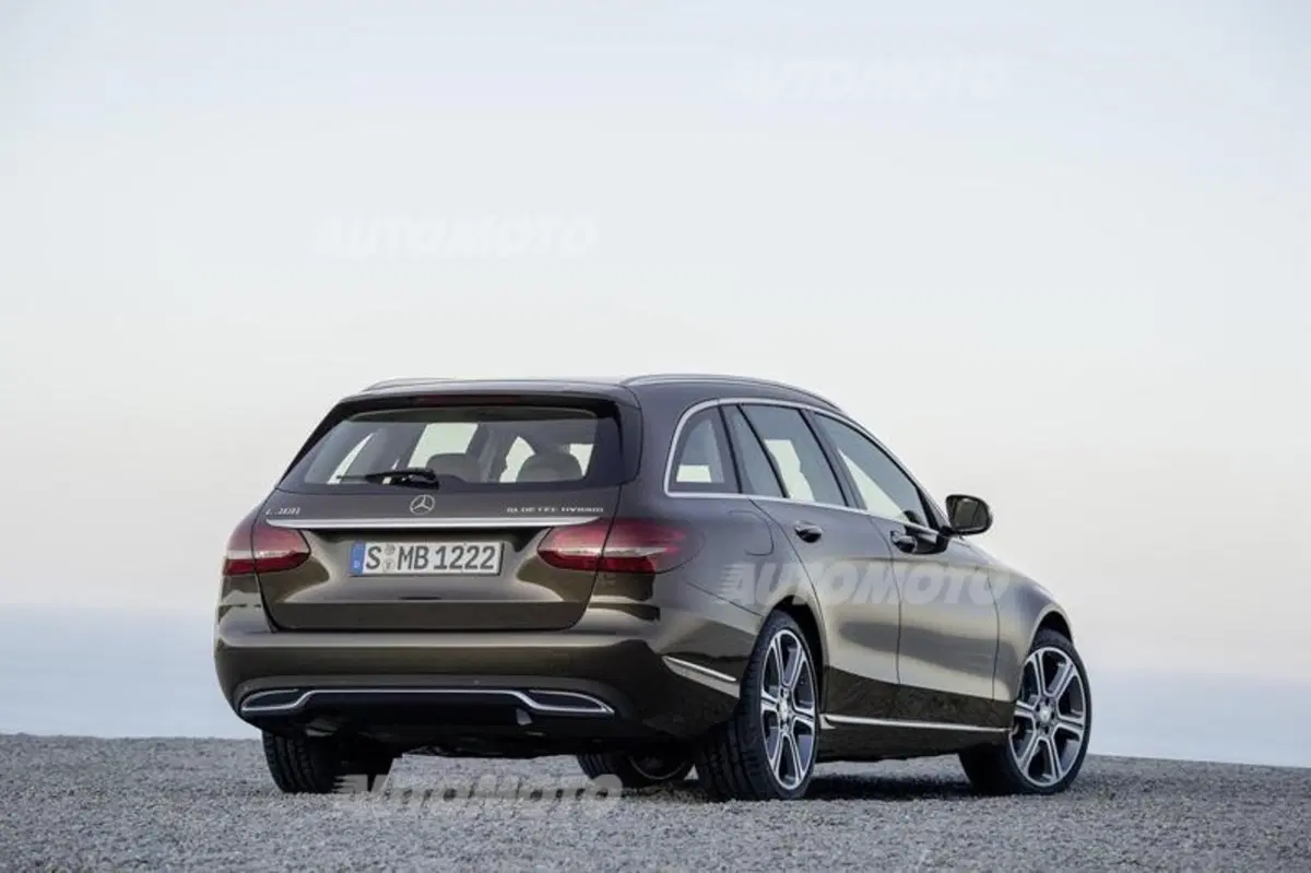 Nuova Mercedes Classe C SW: più spazio, meno peso (13)