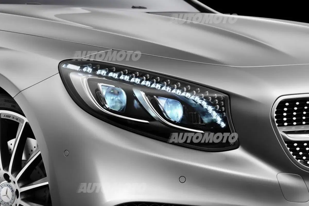 Mercedes-Benz Classe S Coupé: la nuova icona di lusso e dinamicità della Stella (21)