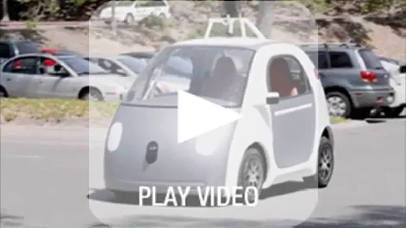Il primo giro sull'auto che guida da sola di Google: le incredibili reazioni dei passeggeri