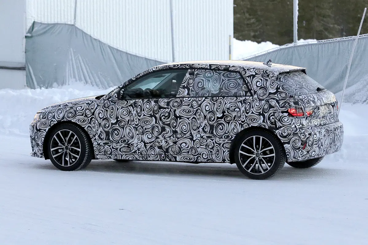 Nuova Audi A1: spiata tra le nevi! Arriverà nel 2018 (6)
