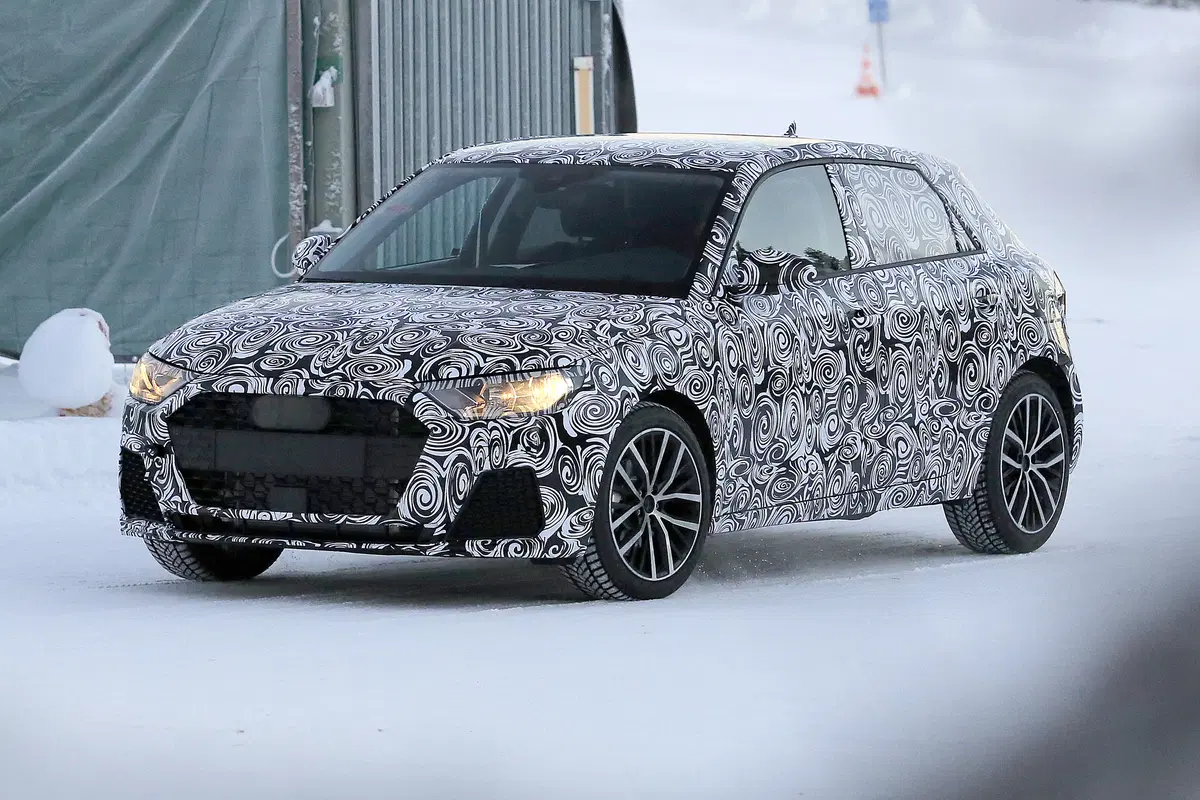 Nuova Audi A1: spiata tra le nevi! Arriverà nel 2018 (3)
