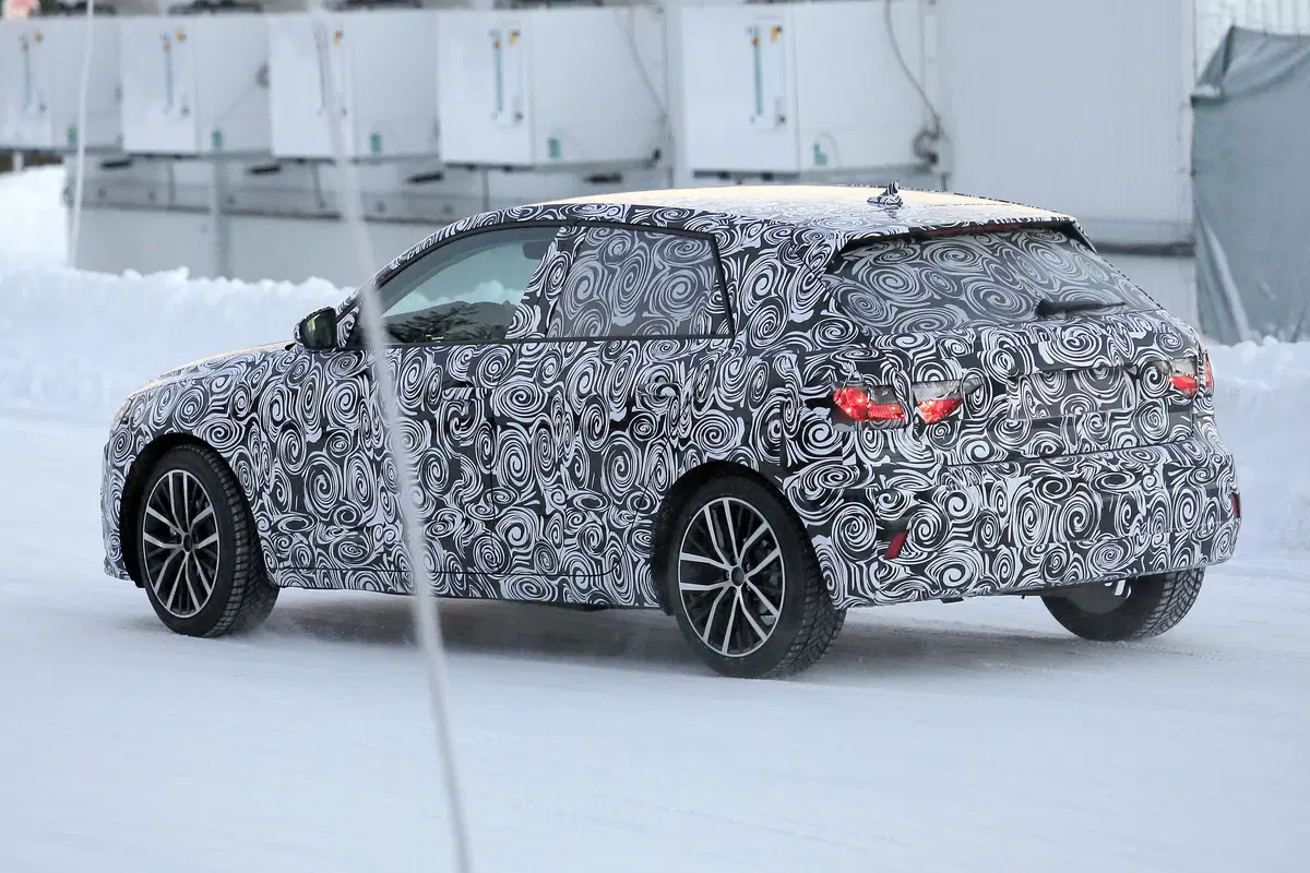 Nuova Audi A1: spiata tra le nevi! Arriverà nel 2018 (10)