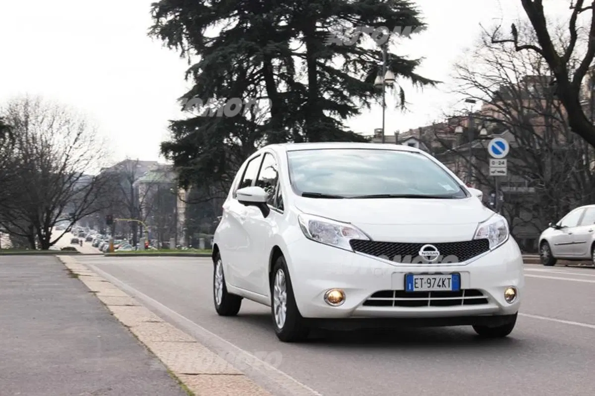 Nissan Note 1.2 80 CV (2)