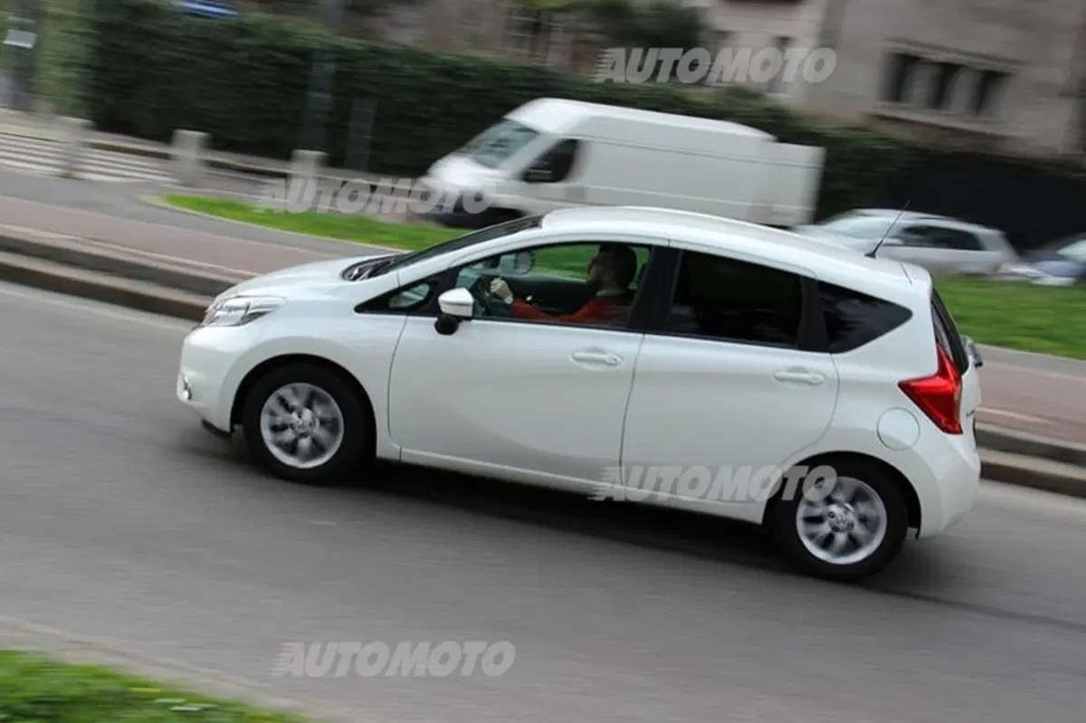 Nissan Note 1.2 80 CV (3)