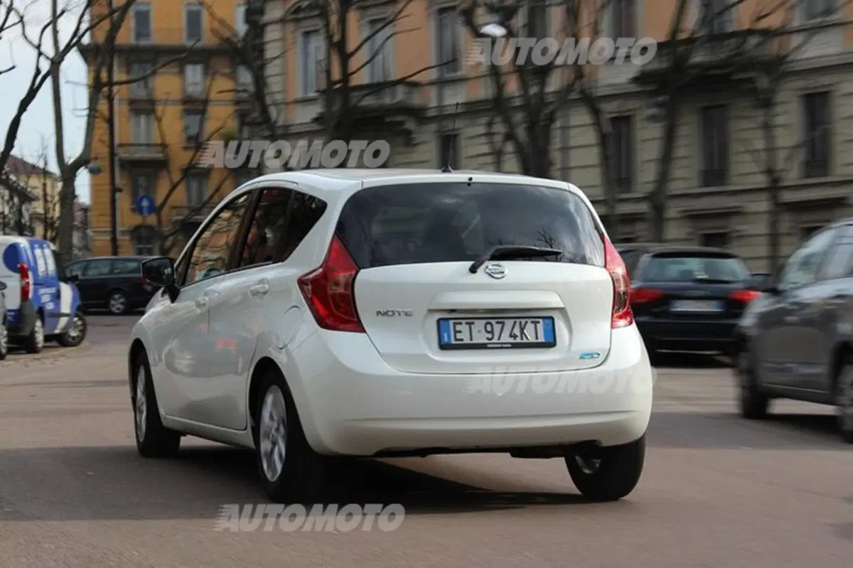 Nissan Note 1.2 80 CV (4)