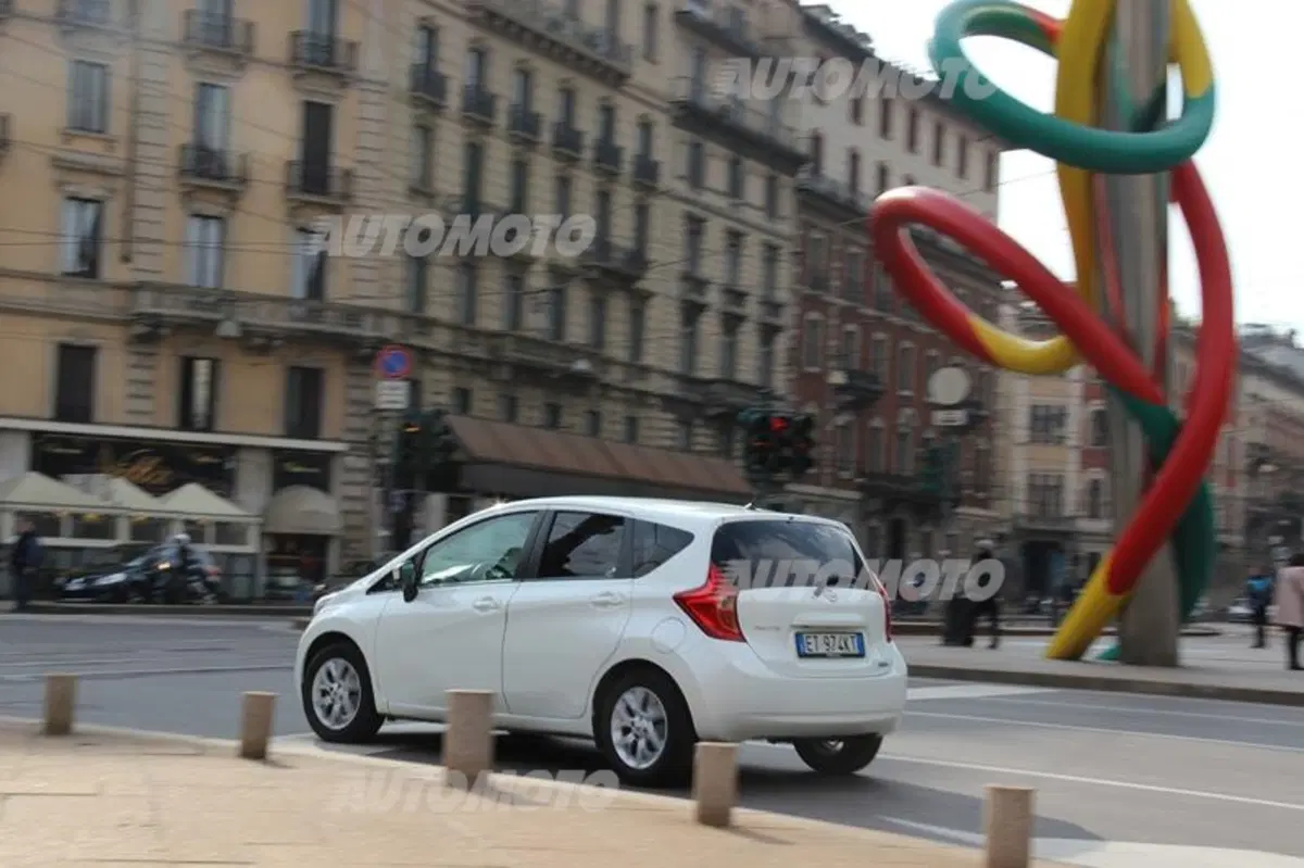 Nissan Note 1.2 80 CV (6)