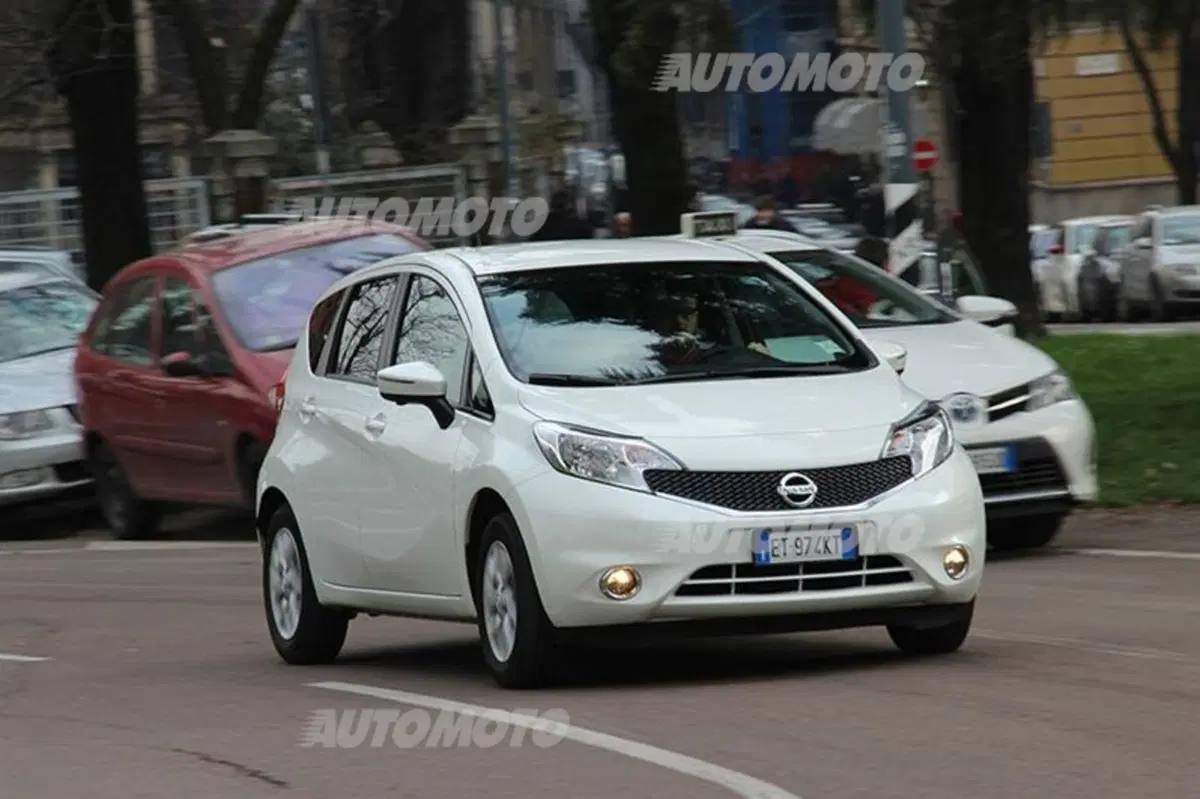 Nissan Note 1.2 80 CV (7)