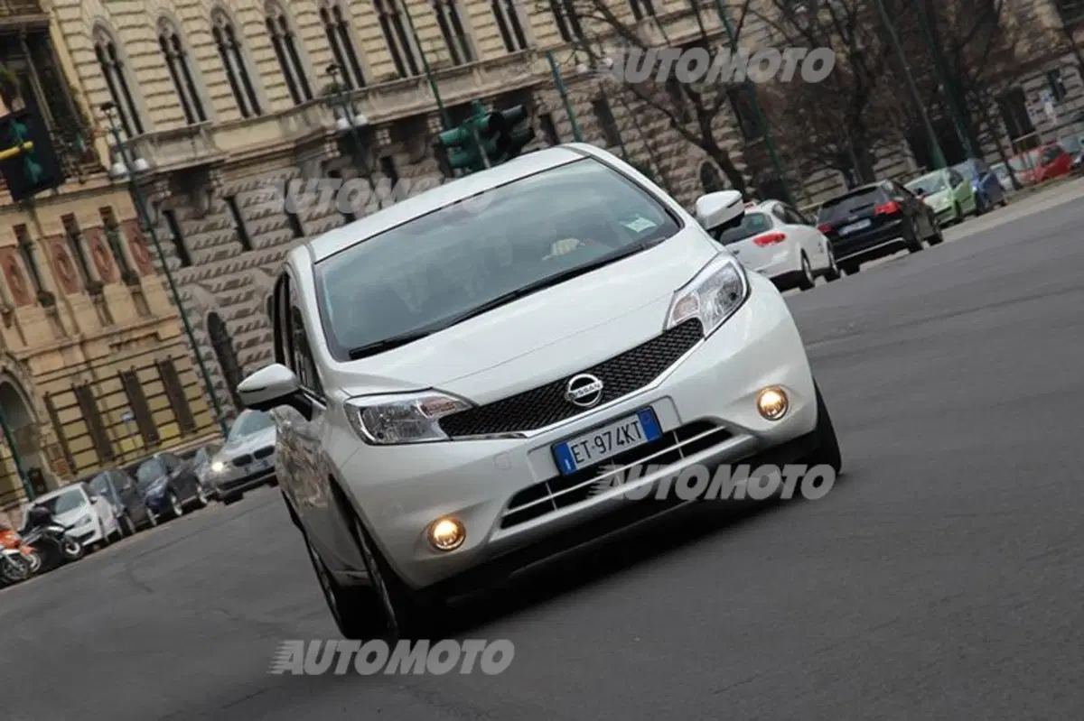 Nissan Note 1.2 80 CV (8)