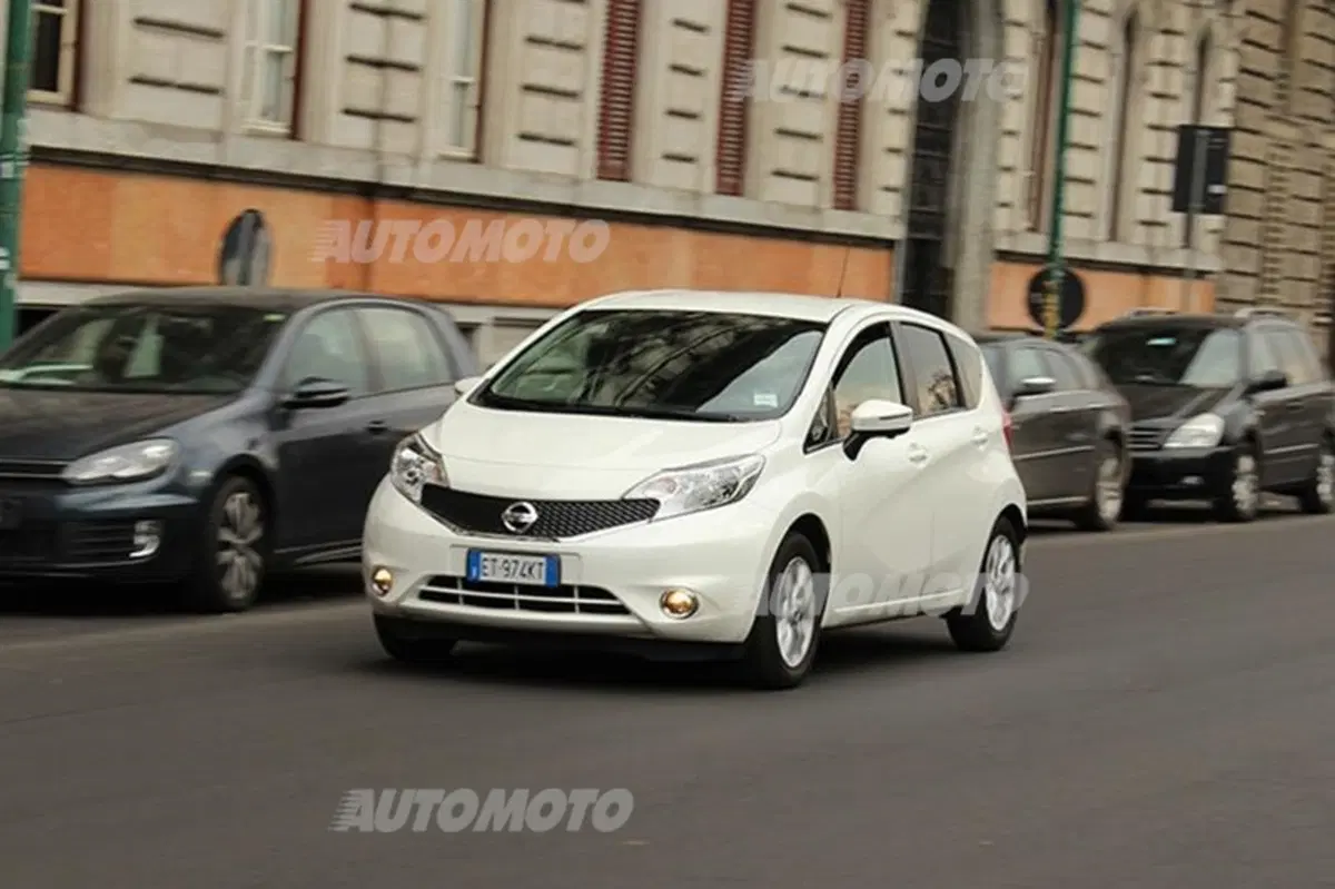 Nissan Note 1.2 80 CV (10)