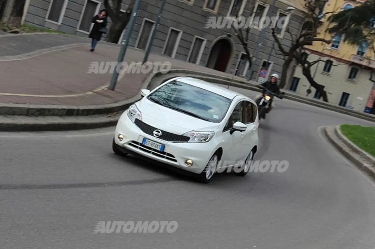 Nissan Note 1.2 80 CV (11)