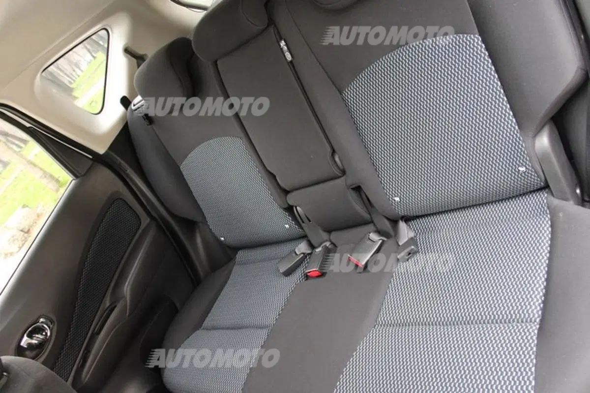 Nissan Note 1.2 80 CV (36)