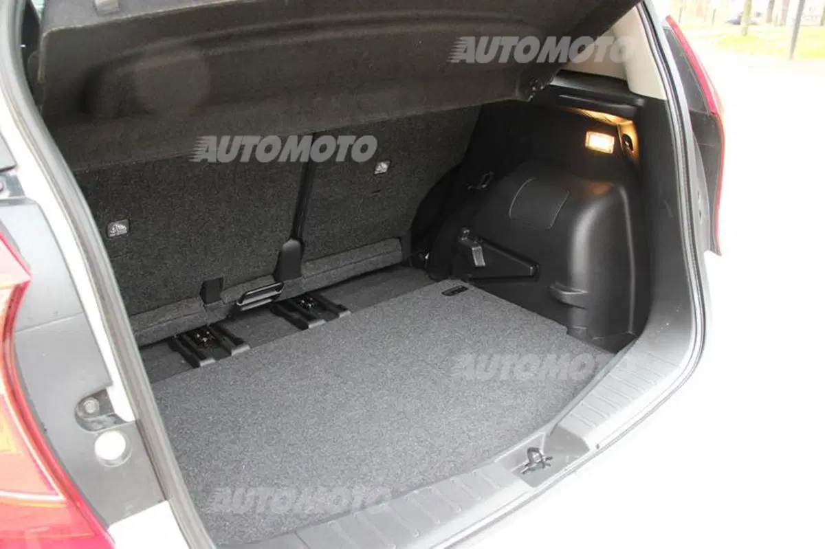 Nissan Note 1.2 80 CV (42)