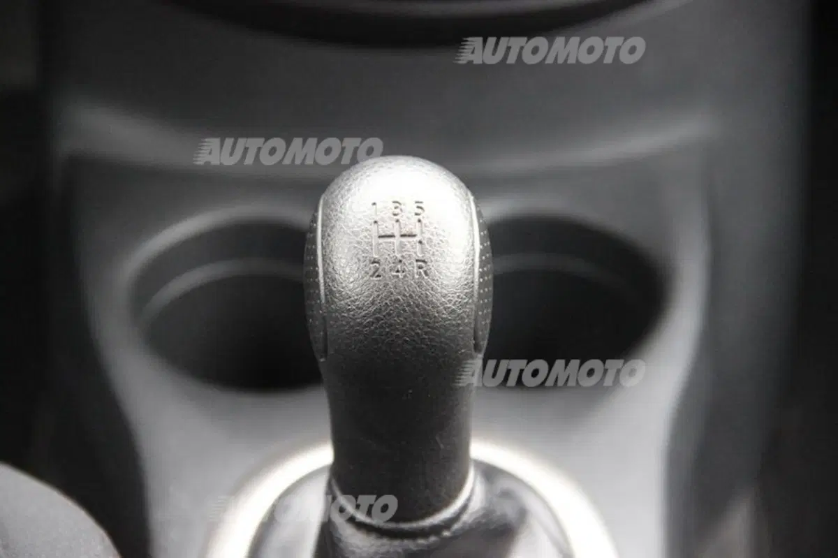 Nissan Note 1.2 80 CV (45)