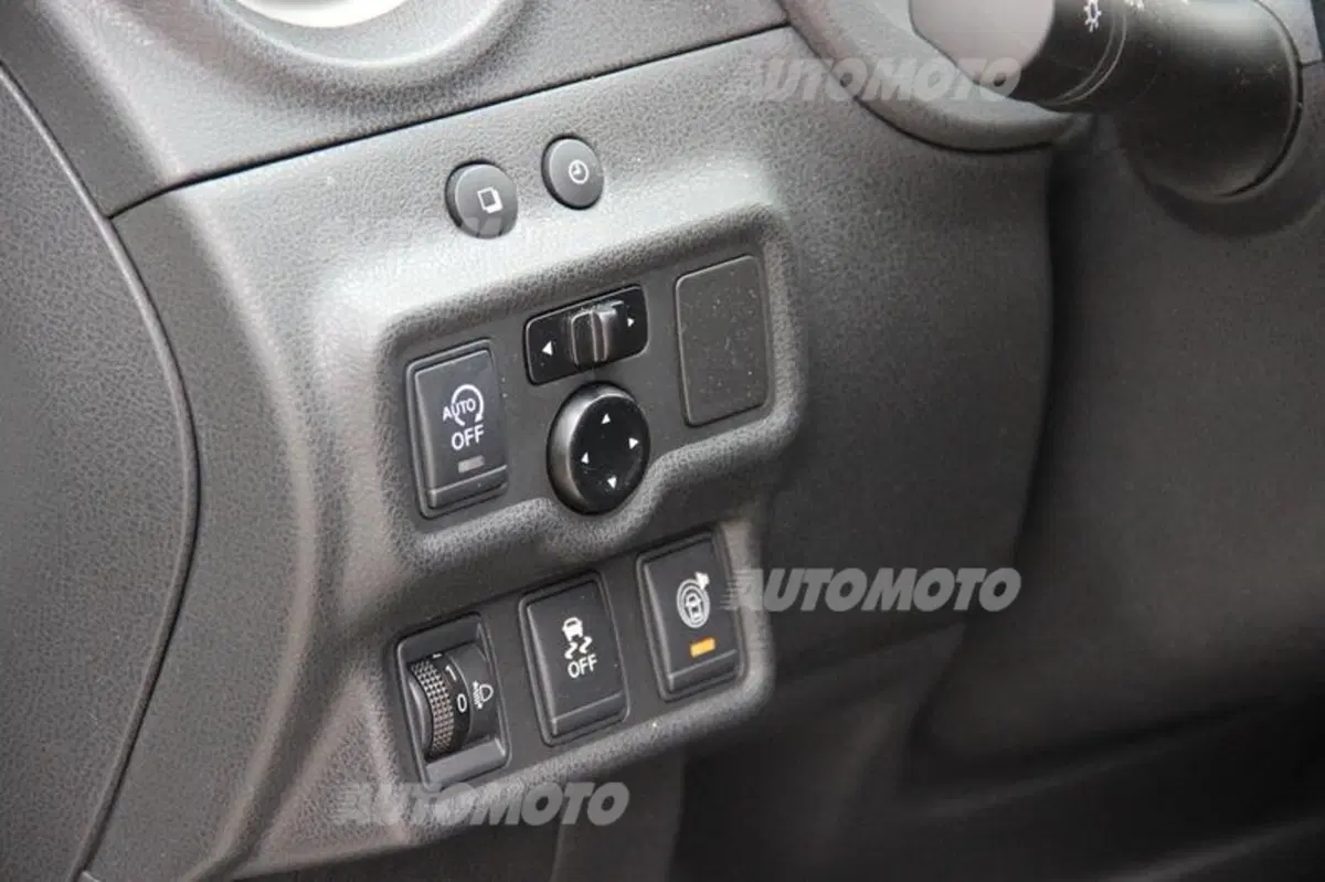 Nissan Note 1.2 80 CV (46)