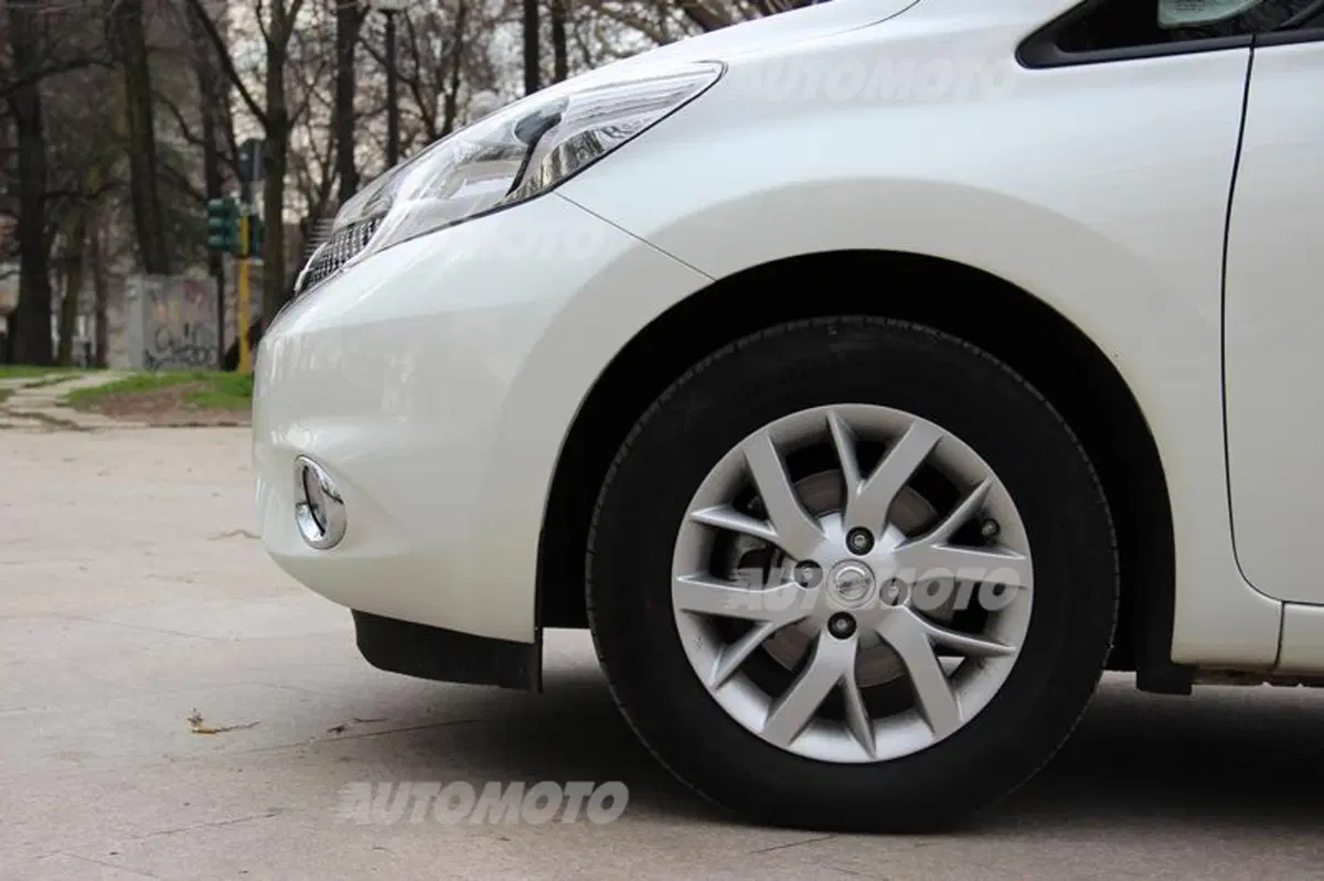 Nissan Note 1.2 80 CV (56)