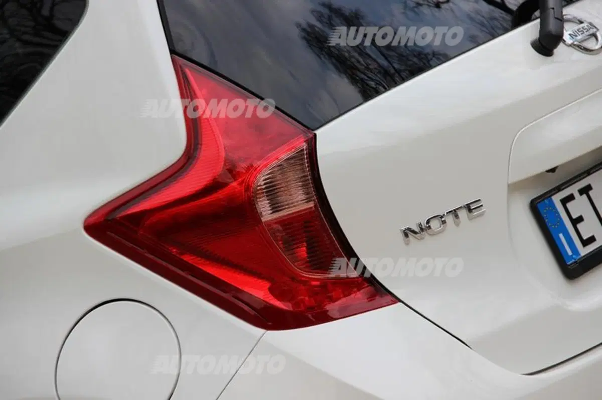 Nissan Note 1.2 80 CV (58)