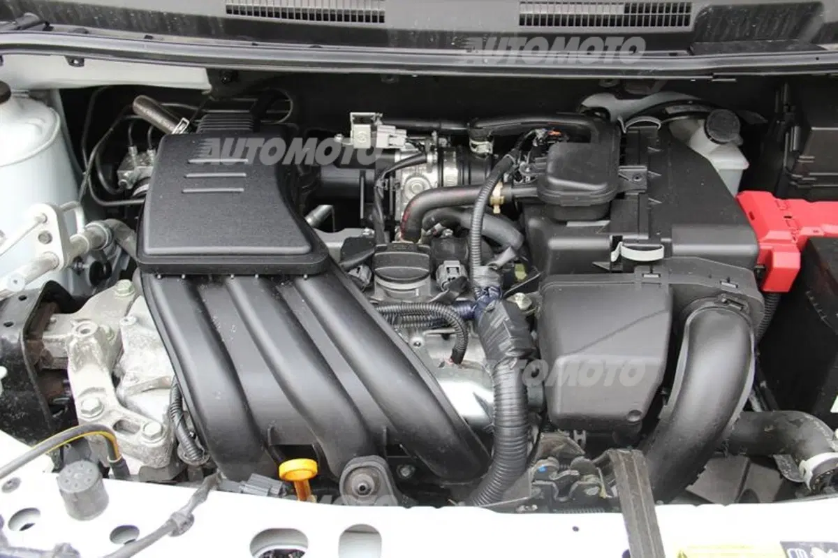 Nissan Note 1.2 80 CV (64)