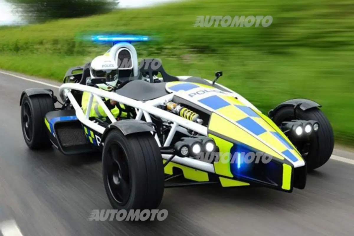 Arriva l'Ariel Atom della Polizia per la sicurezza dei motociclisti (2)
