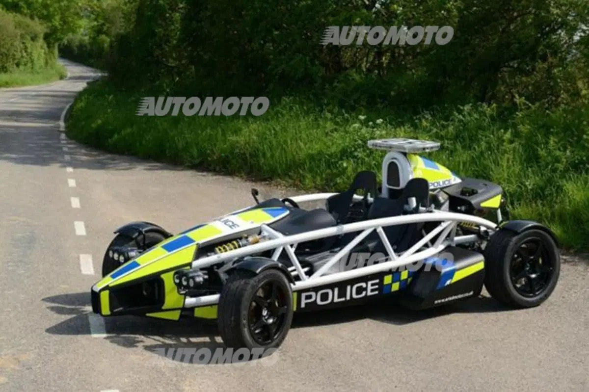 Arriva l'Ariel Atom della Polizia per la sicurezza dei motociclisti (3)