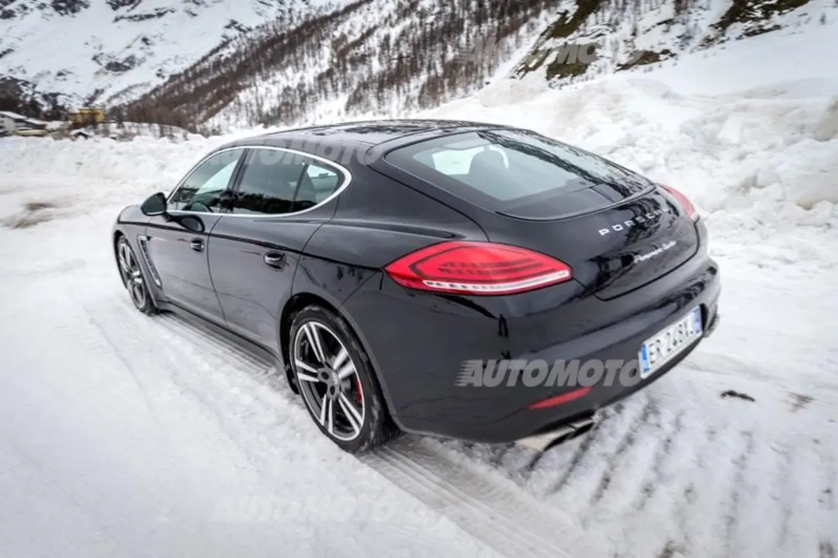Porsche Panamera Turbo (2)