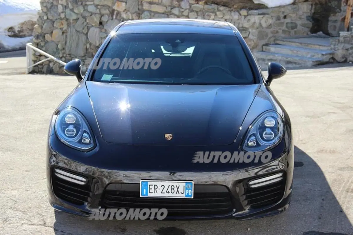 Porsche Panamera Turbo (15)