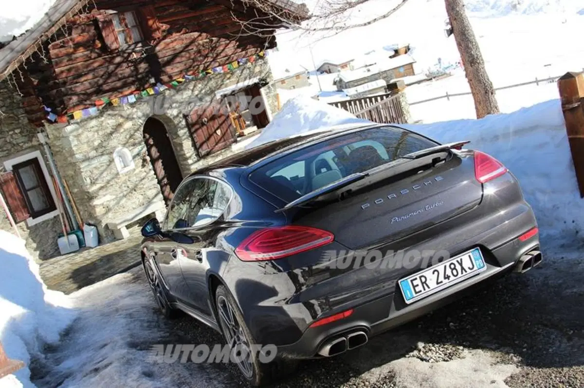 Porsche Panamera Turbo (18)