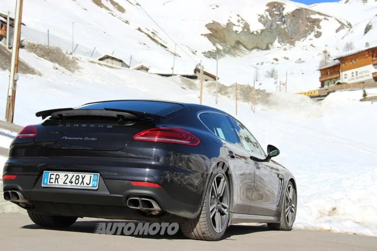 Porsche Panamera Turbo (22)