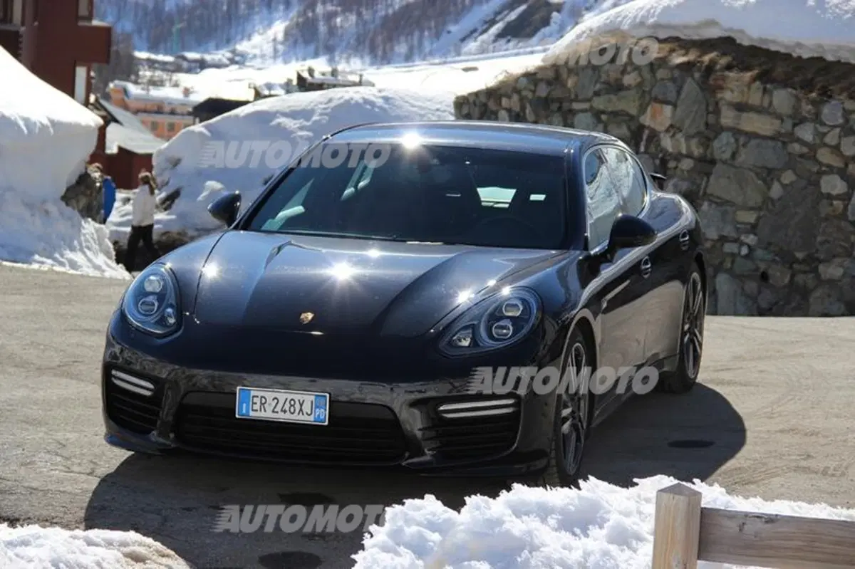 Porsche Panamera Turbo (23)