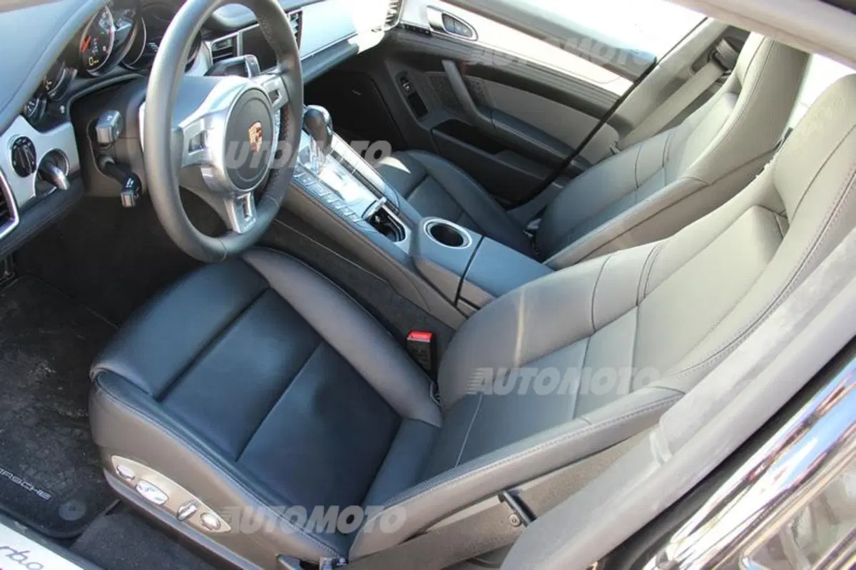 Porsche Panamera Turbo (25)