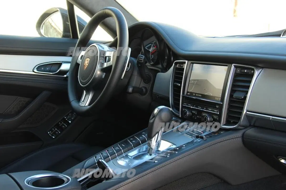 Porsche Panamera Turbo (26)