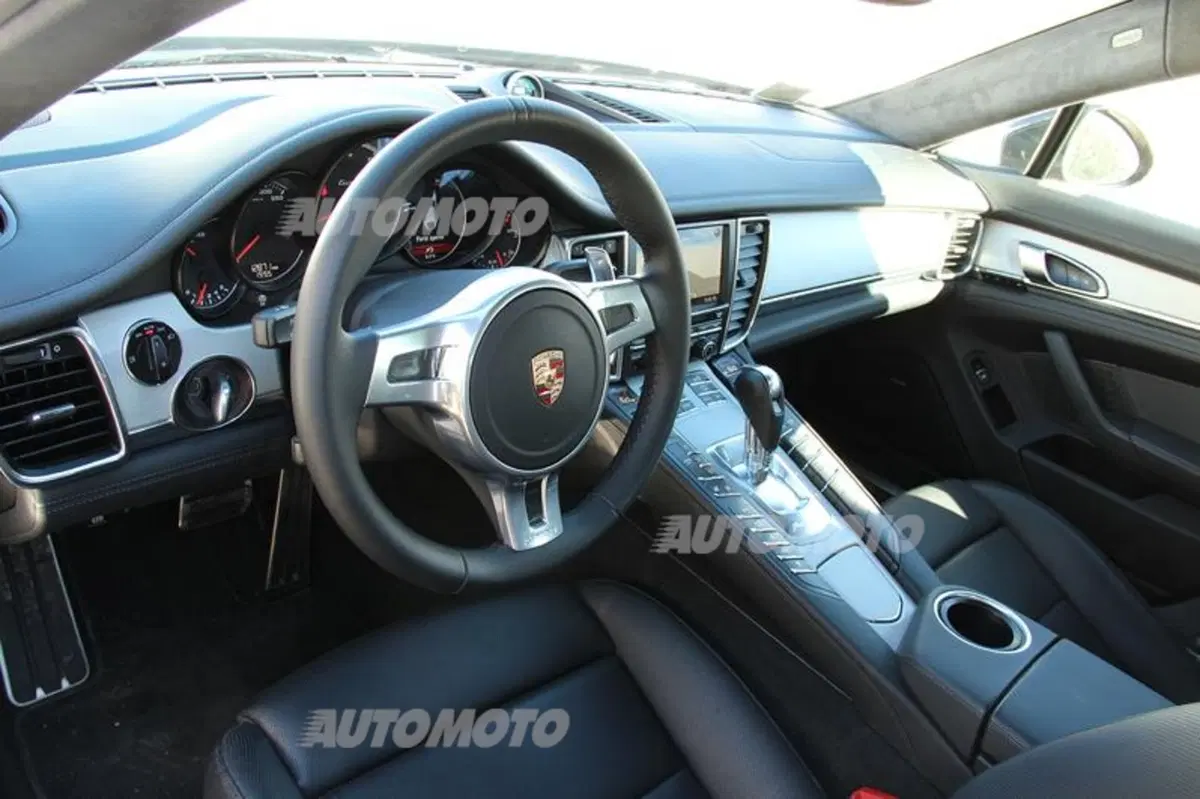 Porsche Panamera Turbo (28)