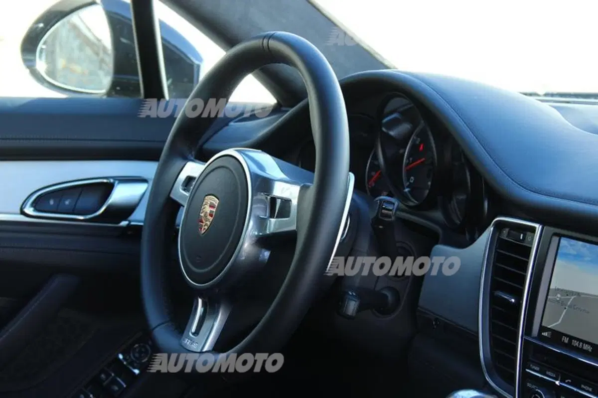 Porsche Panamera Turbo (29)