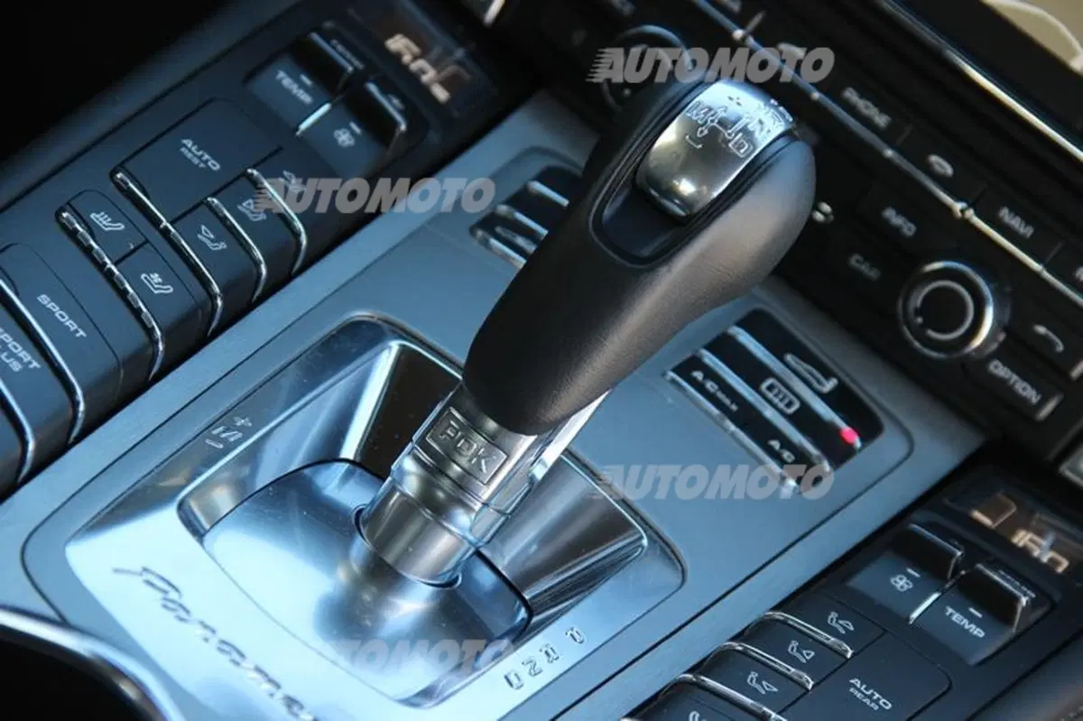 Porsche Panamera Turbo (33)
