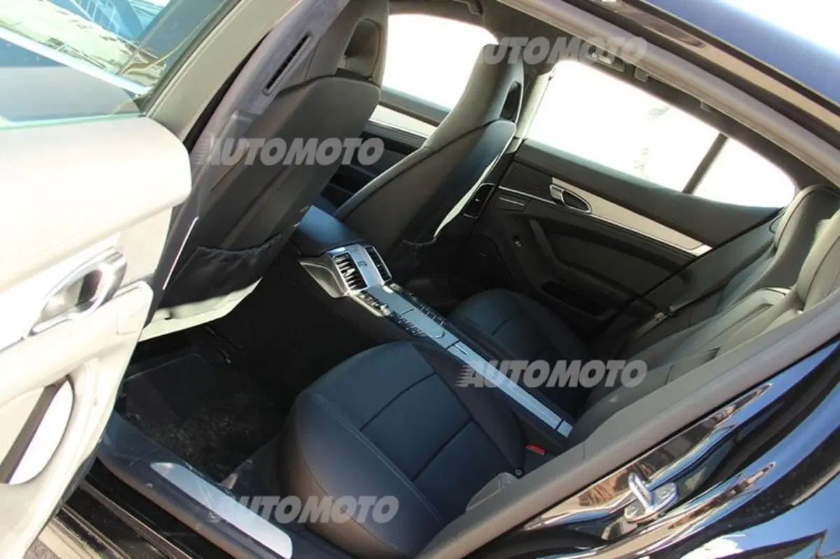 Porsche Panamera Turbo (41)