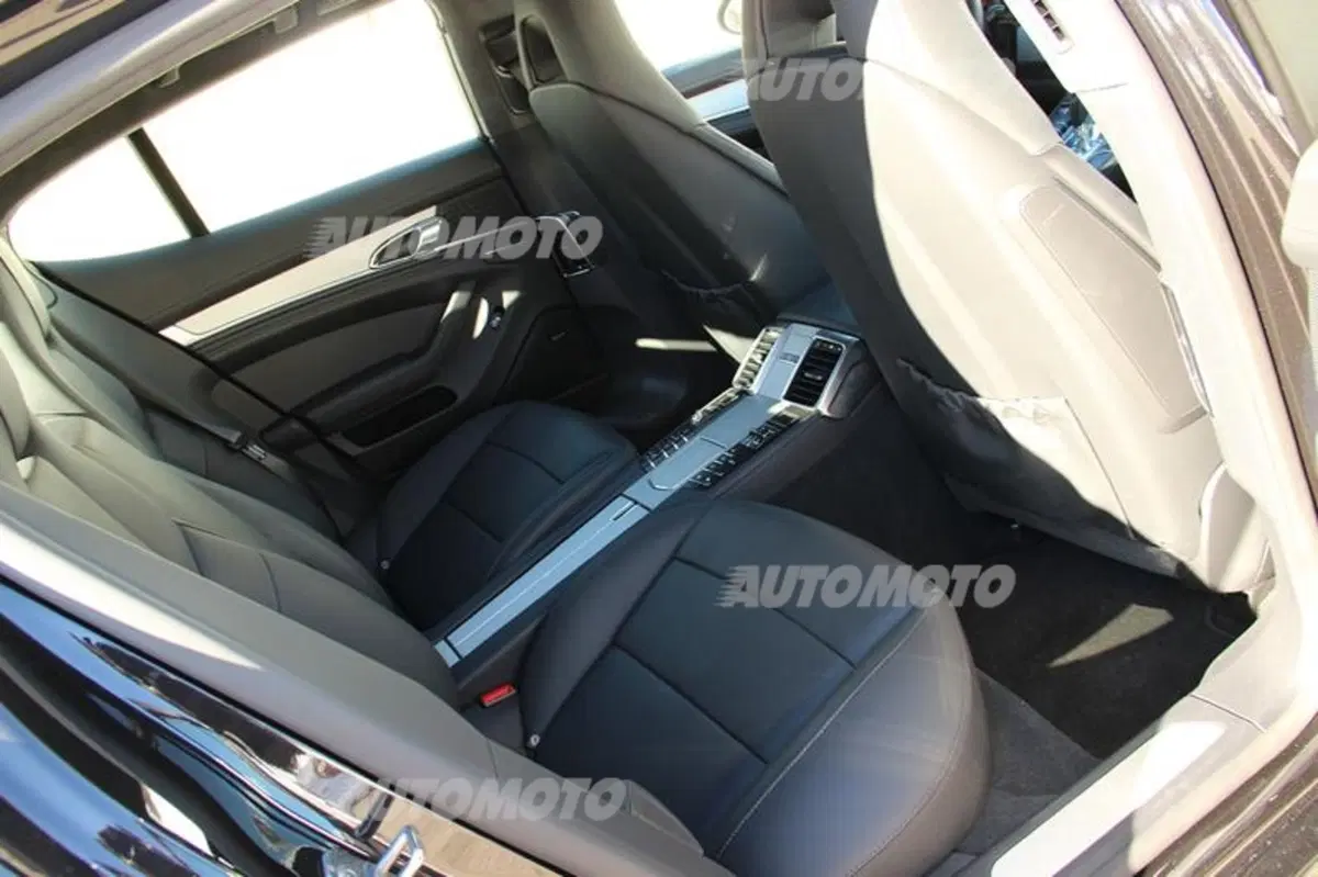Porsche Panamera Turbo (42)