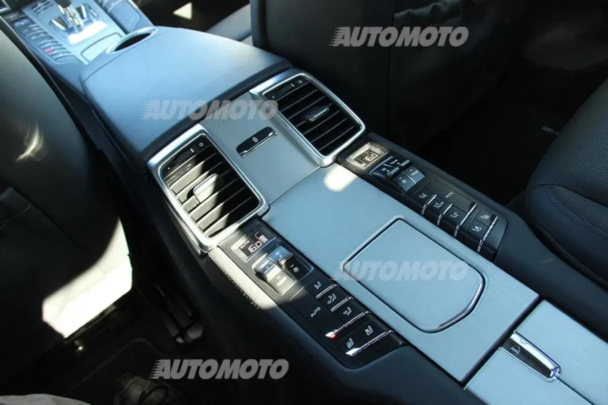 Porsche Panamera Turbo (43)