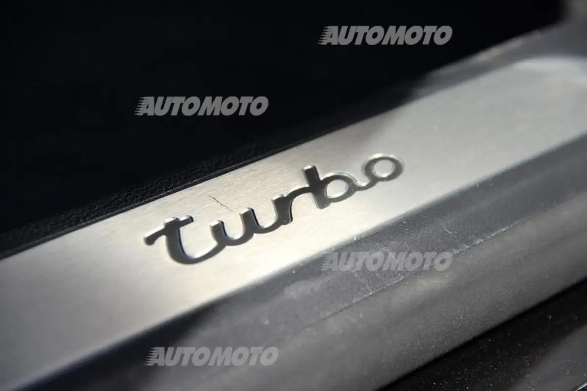 Porsche Panamera Turbo (47)