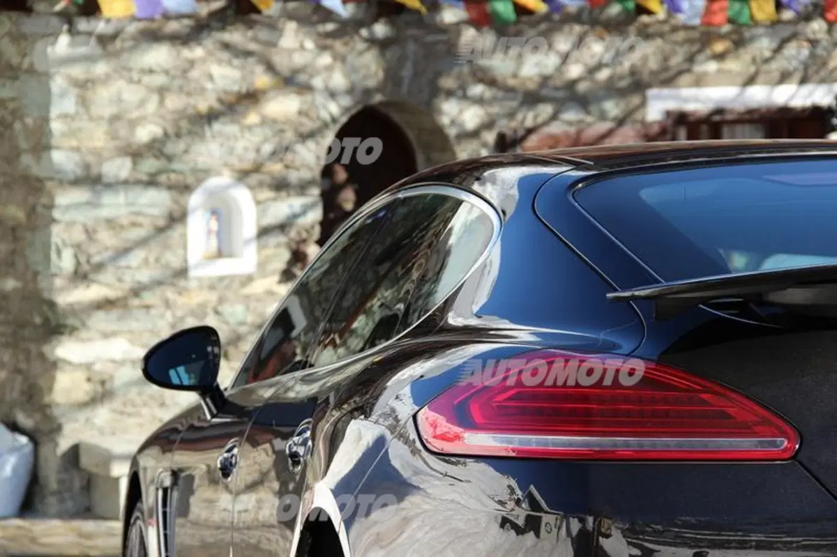 Porsche Panamera Turbo (52)