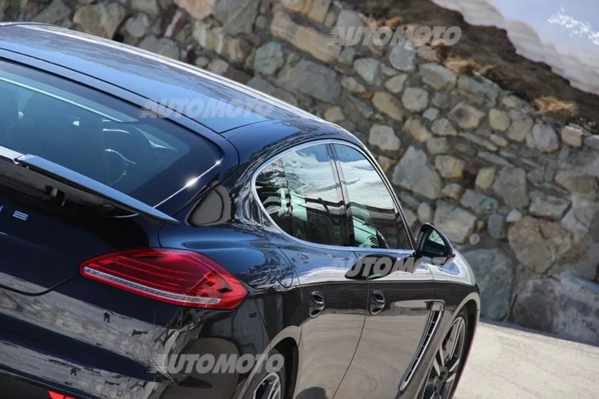 Porsche Panamera Turbo (59)