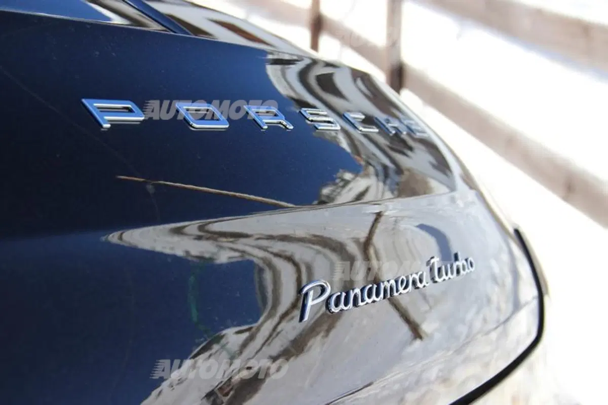 Porsche Panamera Turbo (68)