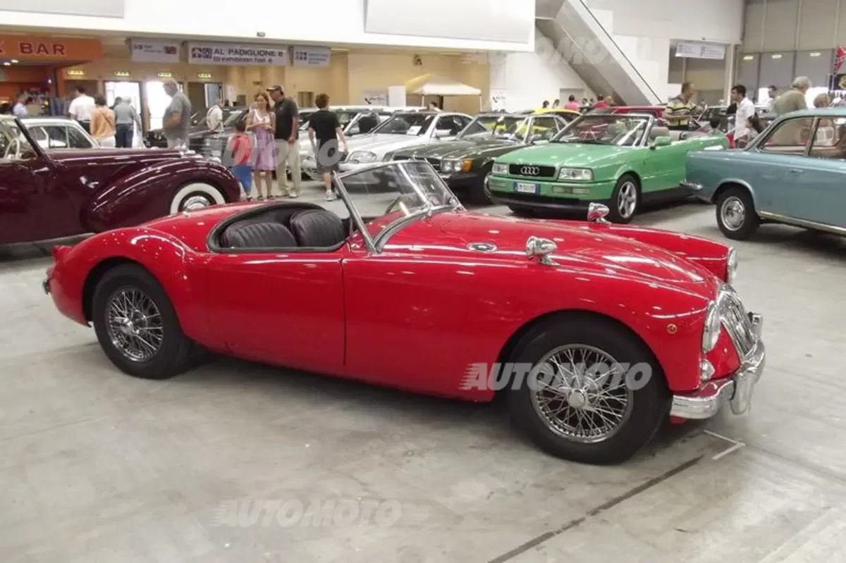 Roma: è il weekend del Fuoriserie dedicato ad auto e moto d'epoca (9)
