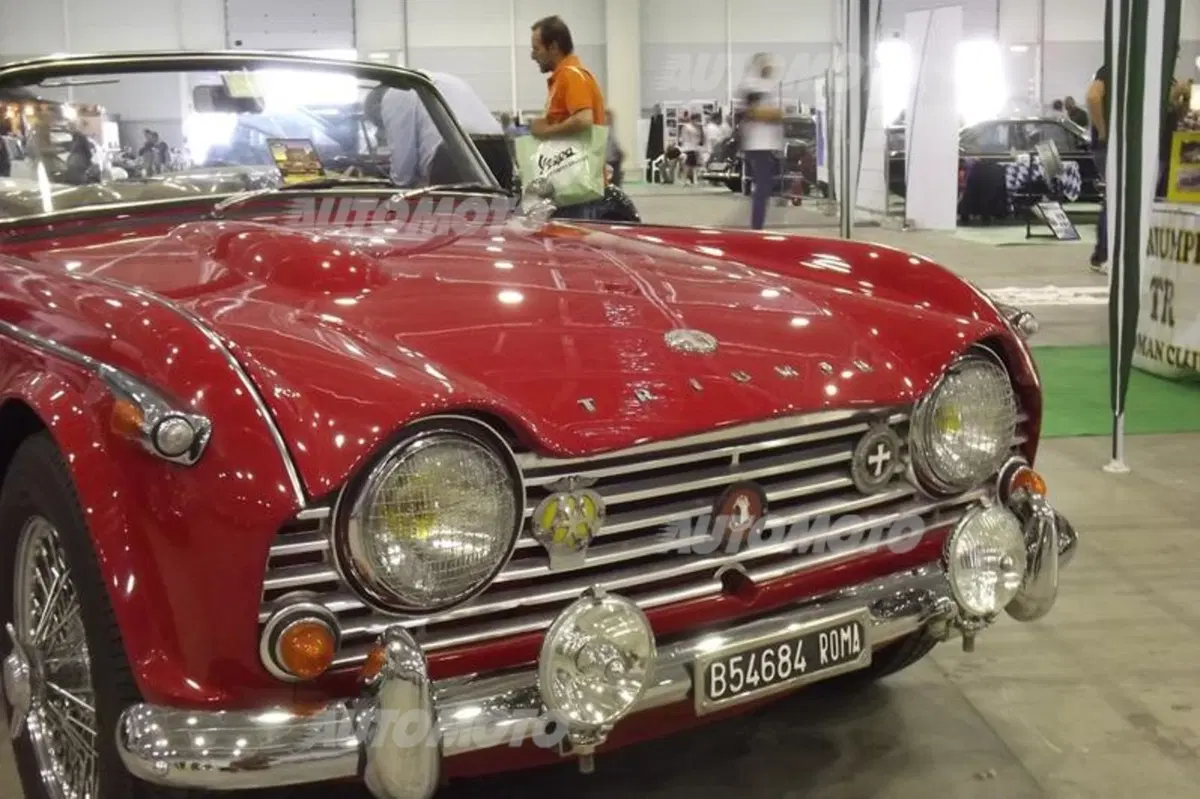 Roma: è il weekend del Fuoriserie dedicato ad auto e moto d'epoca (24)