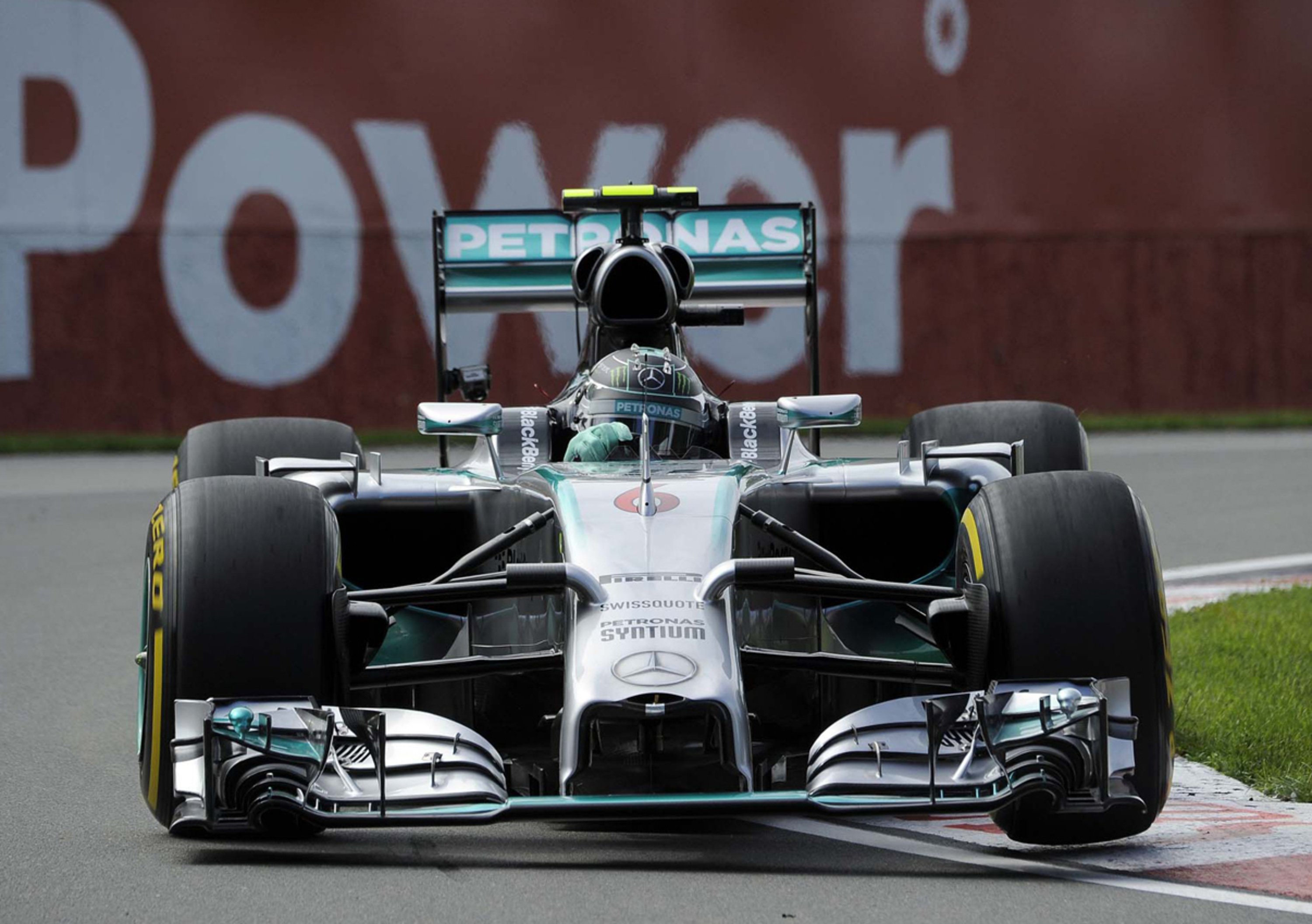 Formula 1 Canada 2014: Rosberg conquista la pole. Delusione Ferrari