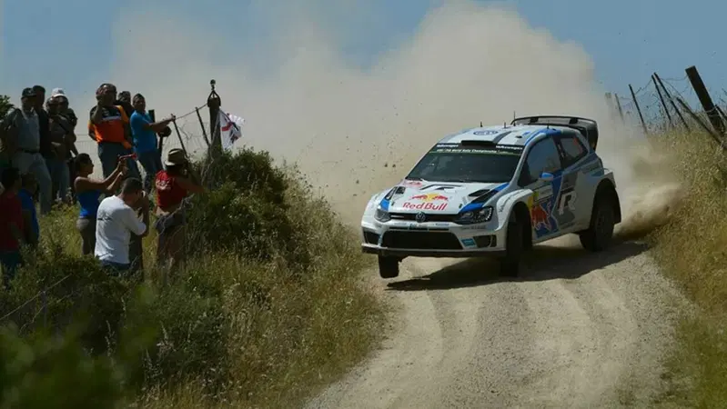 Rally Italia Sardegna. WRC, Ogier (VW Polo) passa al comando nell&rsquo;ultima Monte Lerno