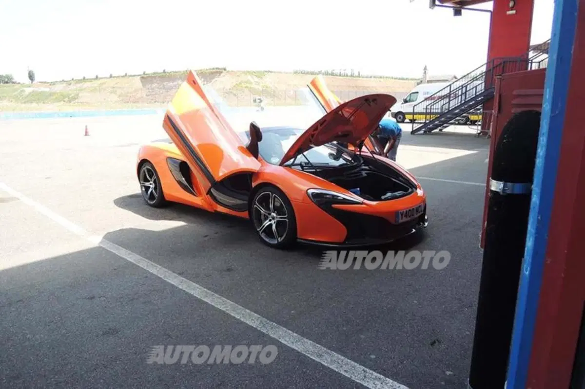 McLaren 650S Spider (23)